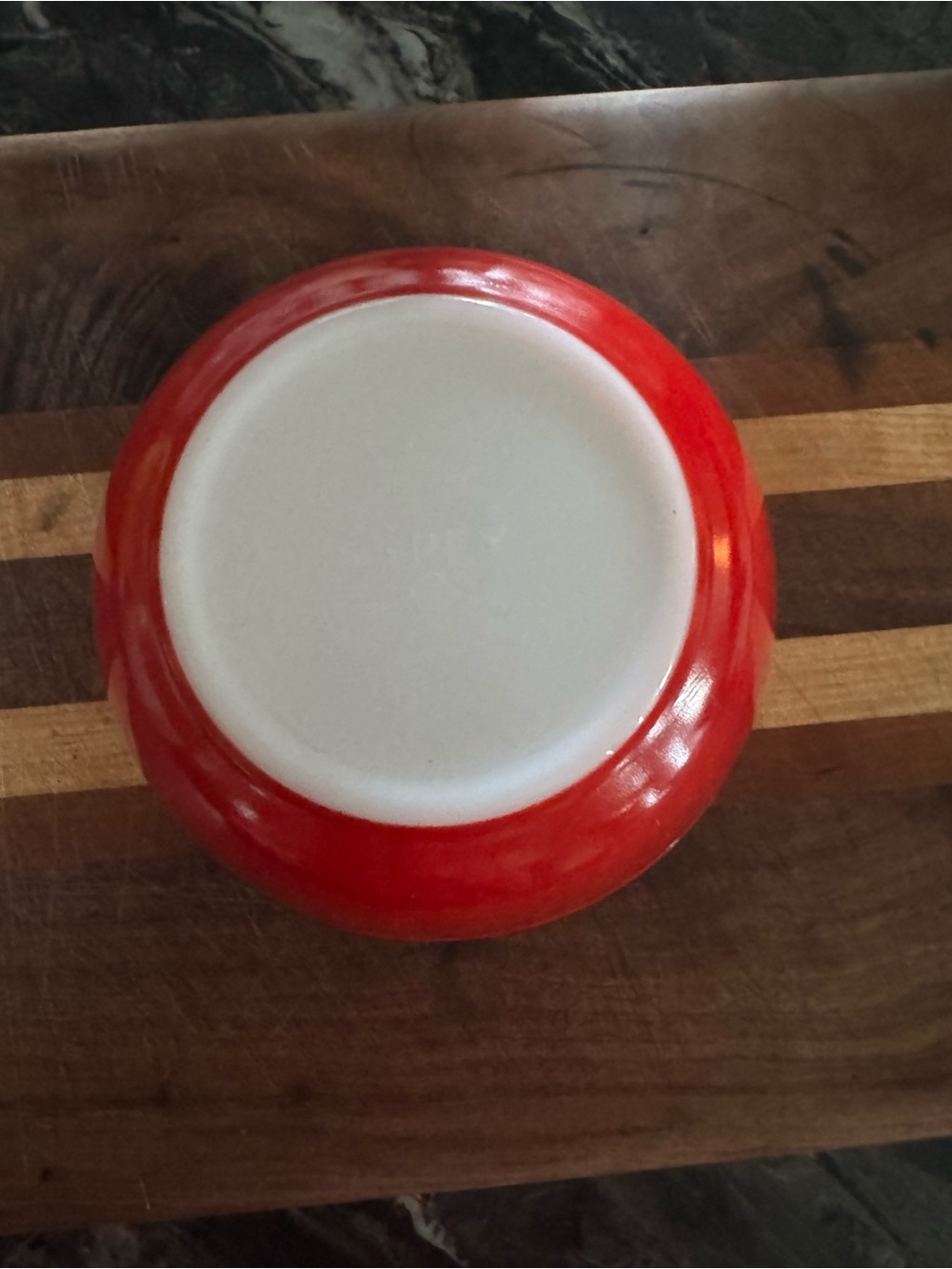 Pyrex Red 1.5 Quart Mixing Bowl - Picture 3 of 4